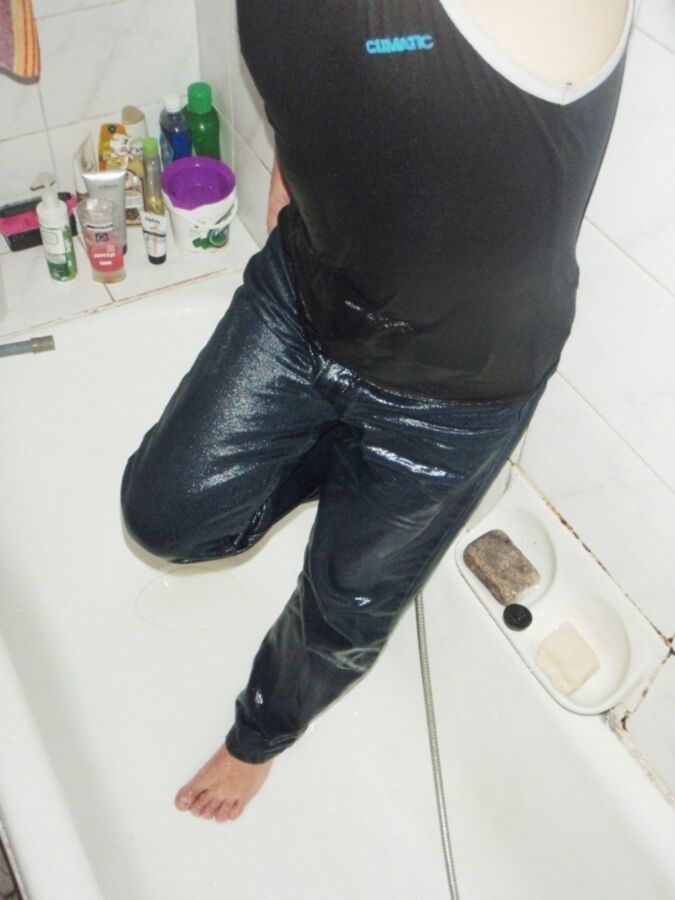 Free porn pics of My wet old blue jeans  24 of 85 pics