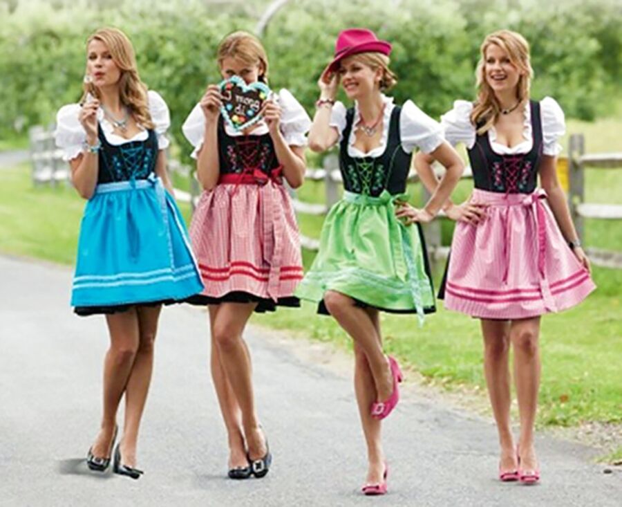 Free porn pics of Fesche Madln im Dirndl zum Vierundvierzigsigst`n 22 of 100 pics