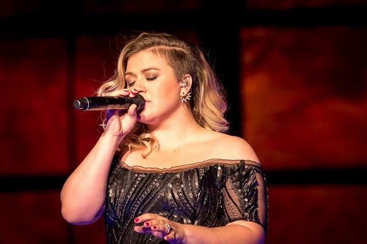 Free porn pics of Kelly Clarkson For Your Use And Abuse Comments Wanted 4 of 22 pics