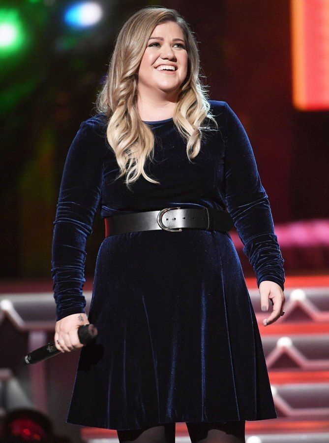 Free porn pics of Kelly Clarkson, In Pantyhose, For Your Use And Abuse. Comment 4 of 19 pics