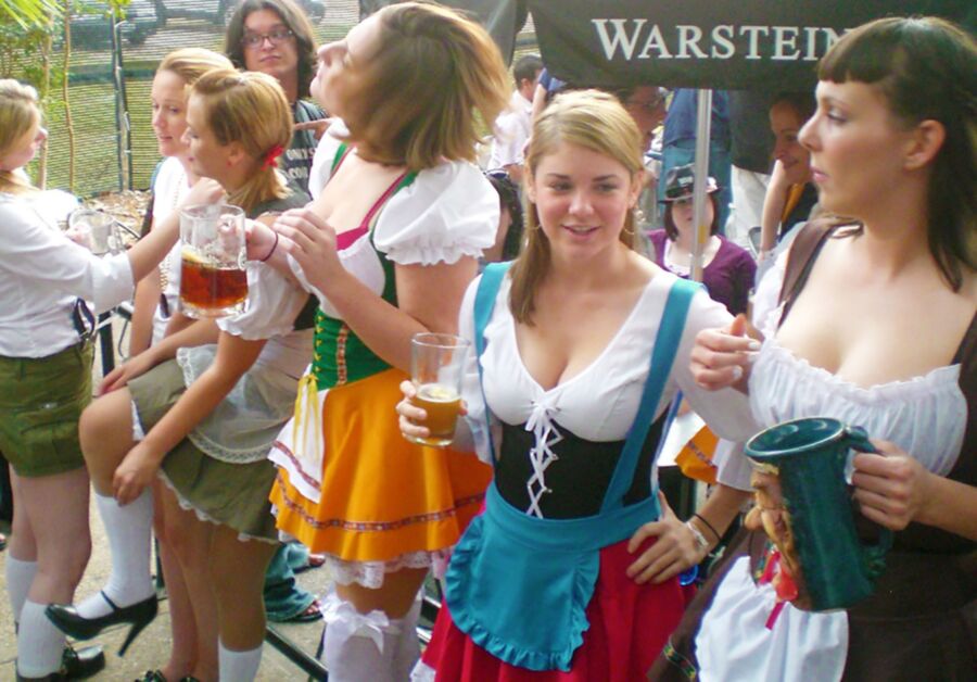 Free porn pics of Fesche Madln im Dirndl zum Vierundvierzigsigst`n 12 of 100 pics