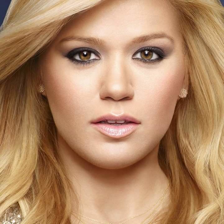 Free porn pics of Kelly Clarkson For Your Use And Abuse Comments Wanted 3 of 22 pics