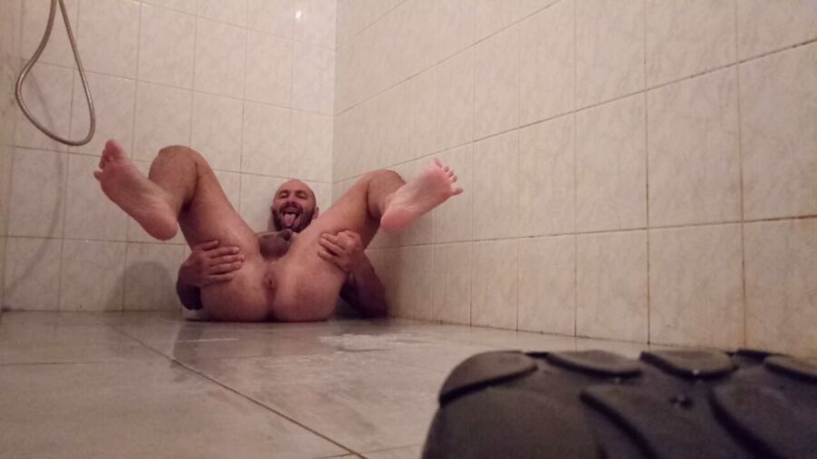 Free porn pics of Russian gay slut in the shower cleans the anal input 4 of 38 pics