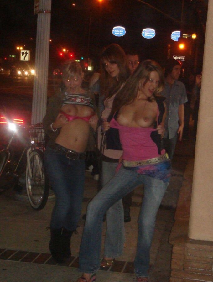 Free porn pics of Hot Teens Flashing In Public 9 of 70 pics