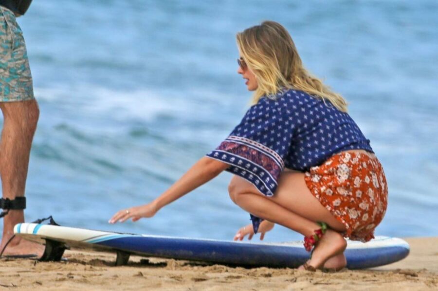 Free porn pics of MARGOT ROBBIE shows off her HOT FEET 3 of 19 pics