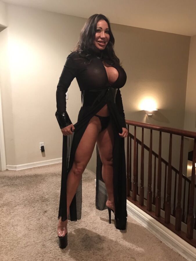 Devine twitter ava Ava Devine