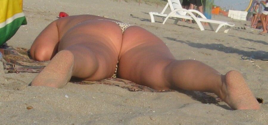 Free porn pics of Fat Ass Mom on a beach 23 of 25 pics