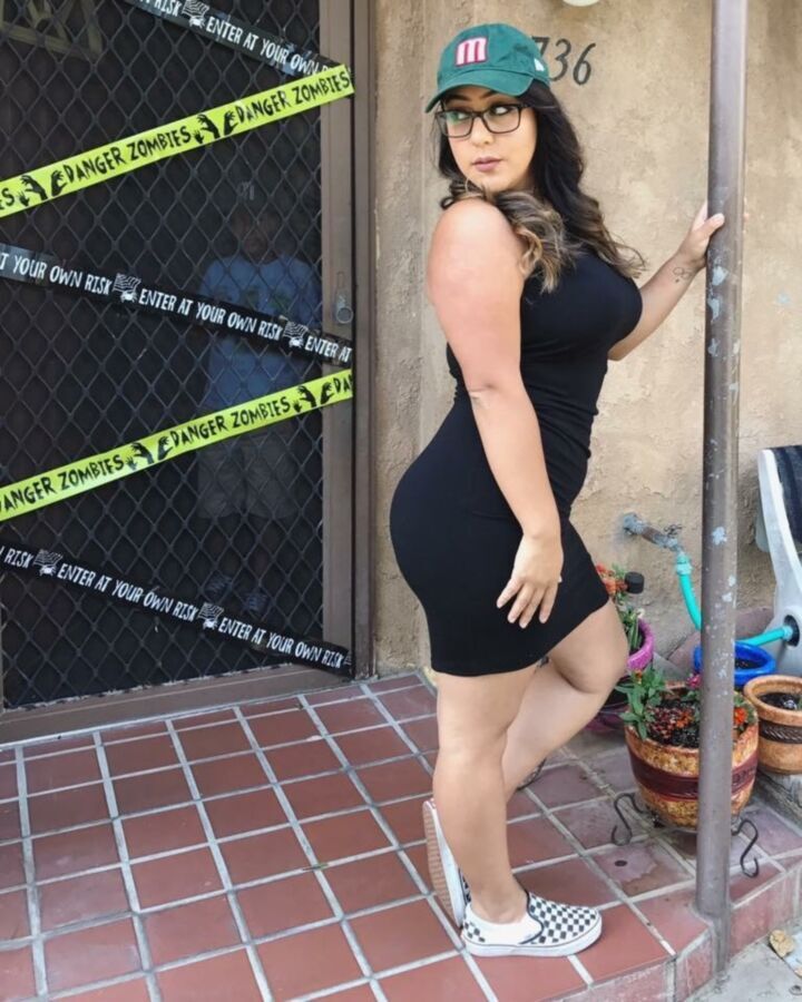 Free porn pics of My thick niece  5 of 17 pics