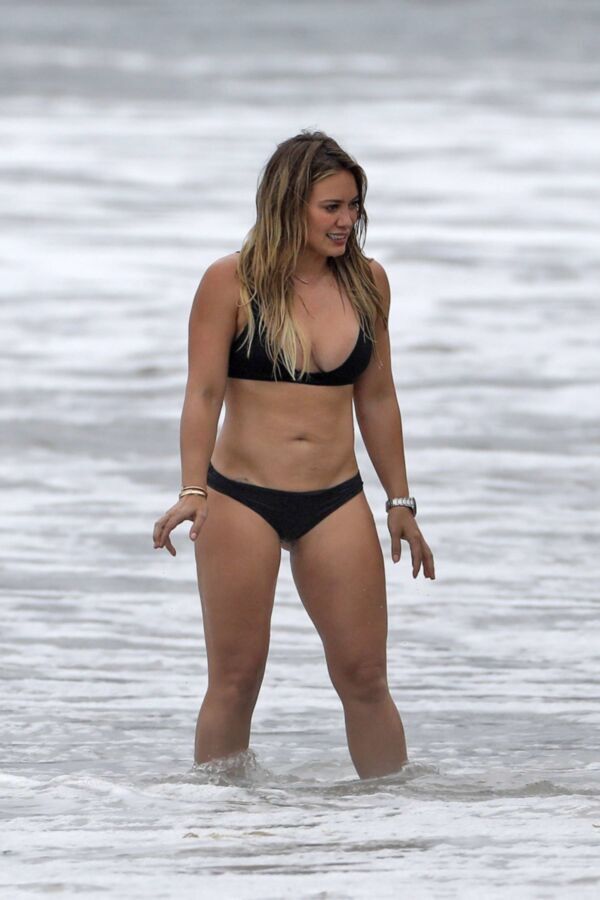 Free porn pics of Hillary Duff in bikini 9 of 32 pics