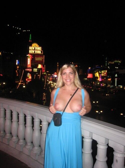 Free porn pics of Fetish - Women flashing in Las Vegas 15 of 31 pics