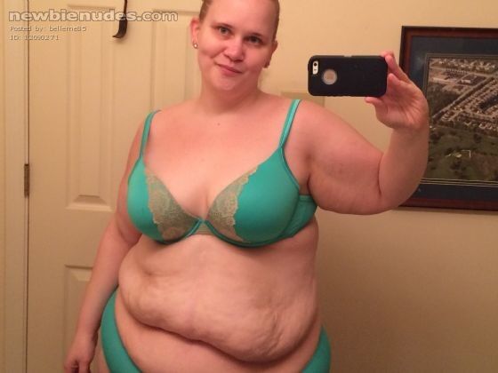 Free porn pics of SUPER Chunky SEXY Fat Girl Amateur with Belly Rolls to Die For 15 of 31 pics