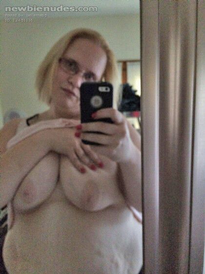 Free porn pics of SUPER Chunky SEXY Fat Girl Amateur with Belly Rolls to Die For 8 of 31 pics