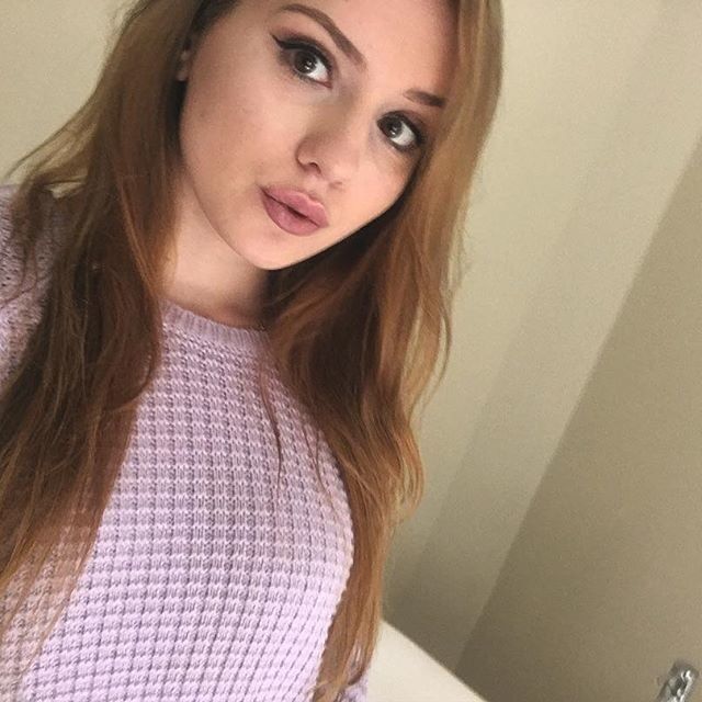 Free porn pics of Elle - Slutty Instagram teen wants to wrap her big lips around c 2 of 25 pics