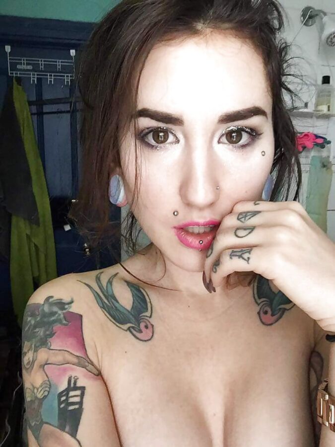 Twiggy tallant boobs