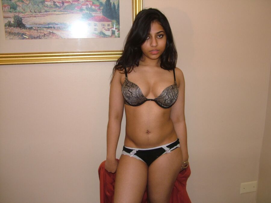 Free porn pics of Amapreet Chelea Indian Delight 12 of 21 pics