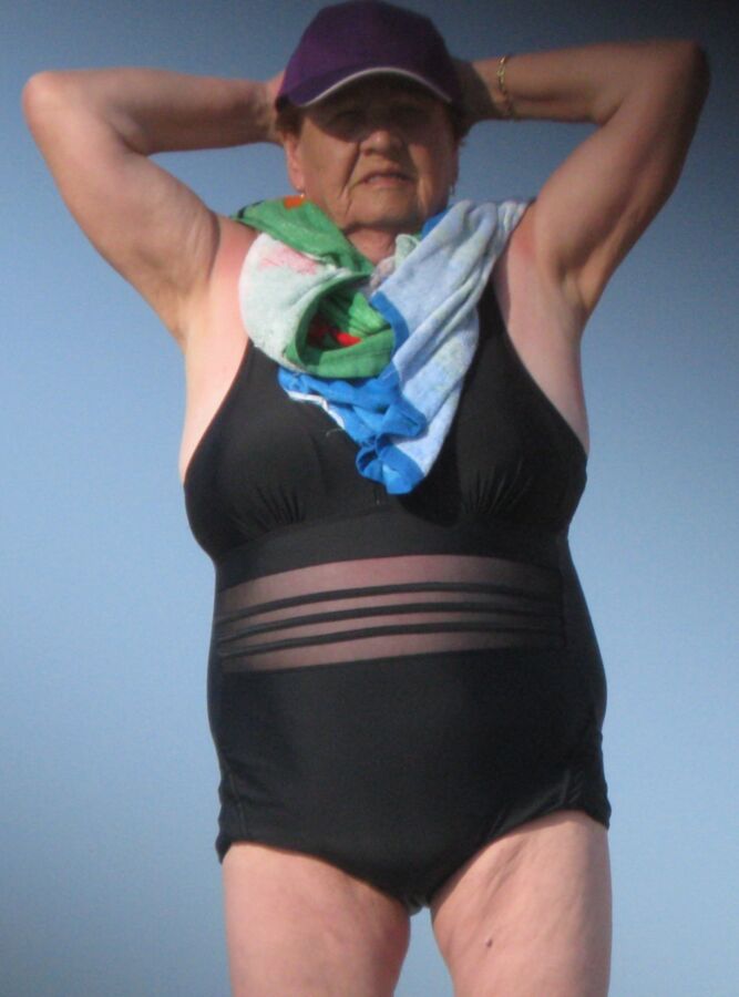 Free porn pics of nice granny on a beach 21 of 26 pics