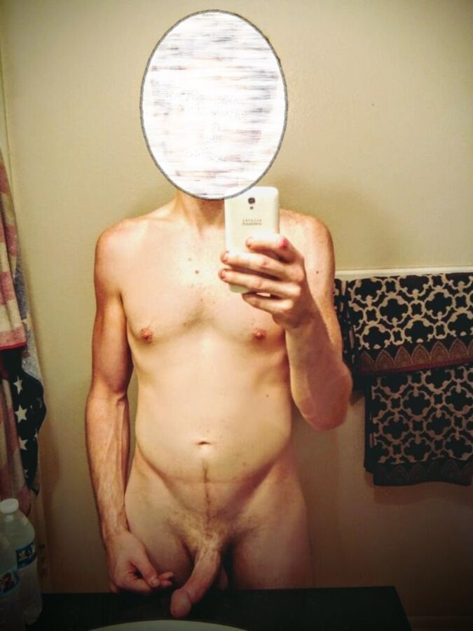Free porn pics of Jon Hinton shouldnt send small dick pics to a catfish 8 of 12 pics