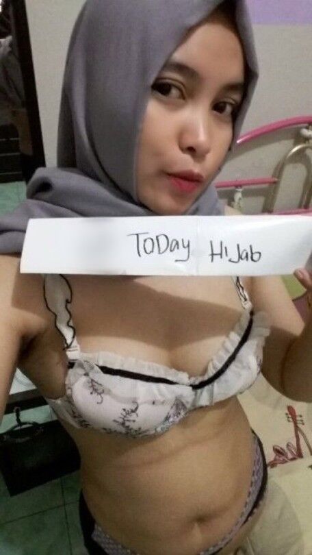 Free porn pics of Hijab Tits 3 of 5 pics