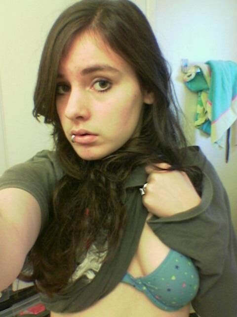 Free porn pics of Cute Teen Geri - Naughty Mirror Selfies 3 of 21 pics