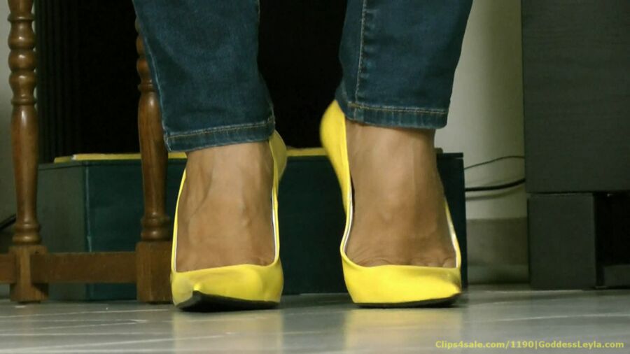 Free porn pics of New Yellow Stilettos Posing 10 of 60 pics