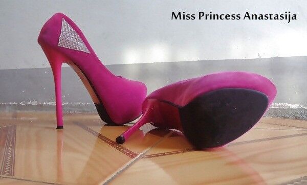 Free porn pics of Miss Princess Anastasija: ihr Princessschuh 6 of 6 pics