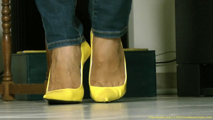 Free porn pics of New Yellow Stilettos Posing 7 of 60 pics