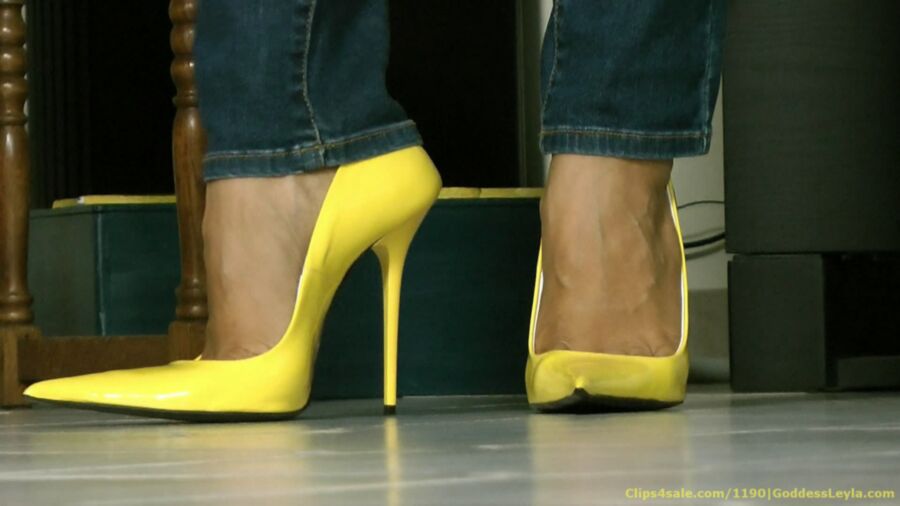 Free porn pics of New Yellow Stilettos Posing 2 of 60 pics