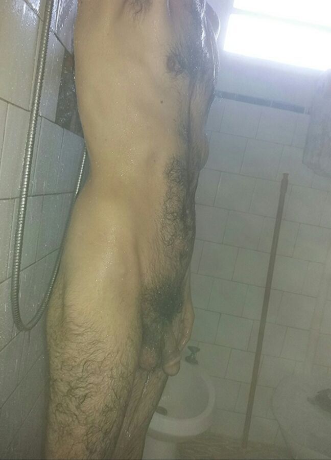 Free porn pics of Mostrando mi culo peludo en la ducha 7 of 41 pics