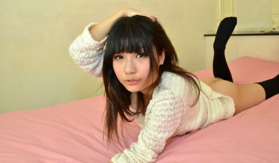 Free porn pics of Japanese babe fuck 4 of 67 pics