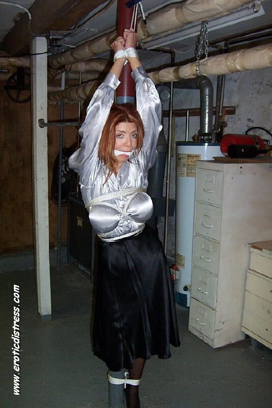 Free porn pics of Kelly Kole roped in the basement 5 of 25 pics