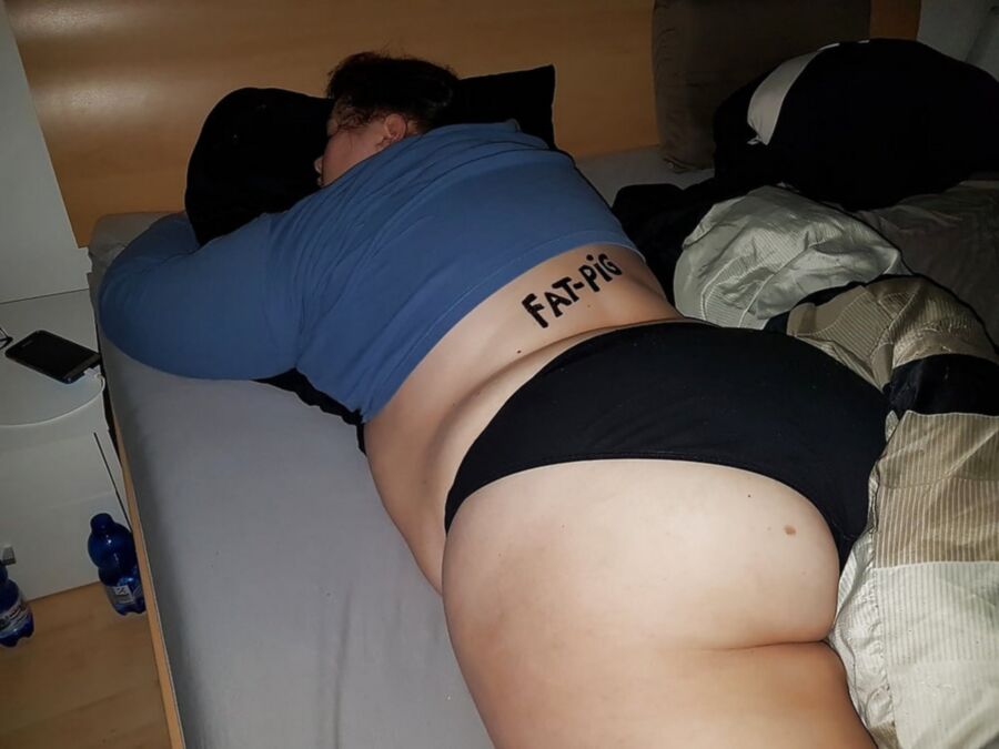 Free porn pics of Amateur Pig Slut Melanie Exposed 7 of 22 pics