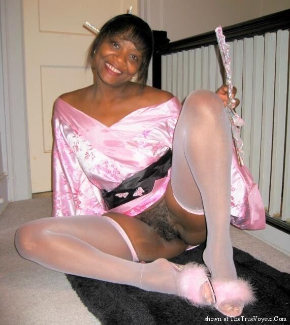 Free porn pics of Mature Ebony Slut 21 of 50 pics