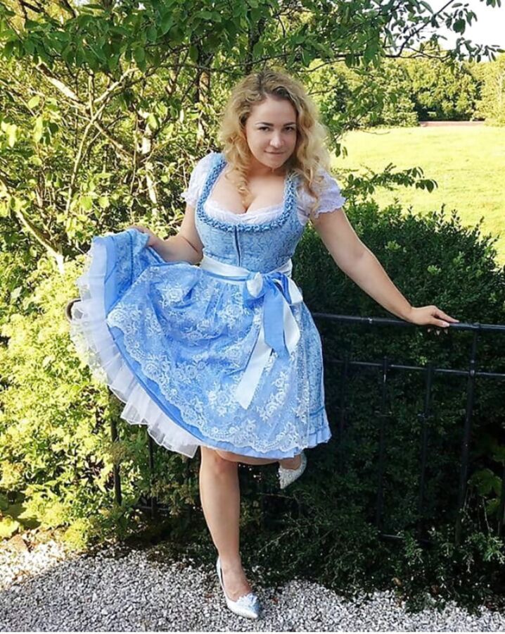 Dirndl Tits