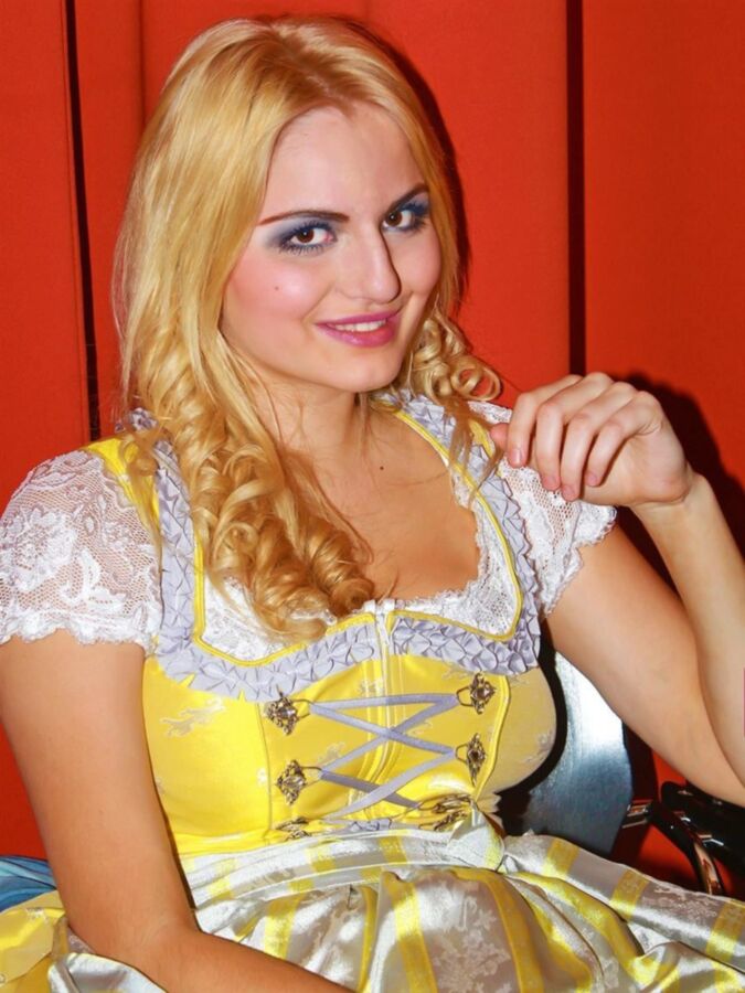 Free porn pics of Fesche Madln im Dirndl zum Sechsundfünfzigst`n 3 of 100 pics