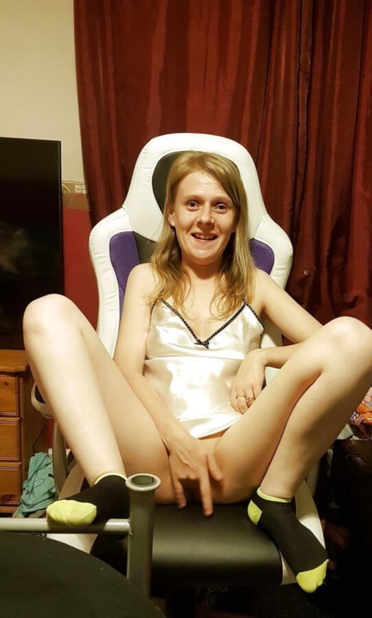 Free porn pics of gorgeous Welsh wife very horny  9 of 163 pics