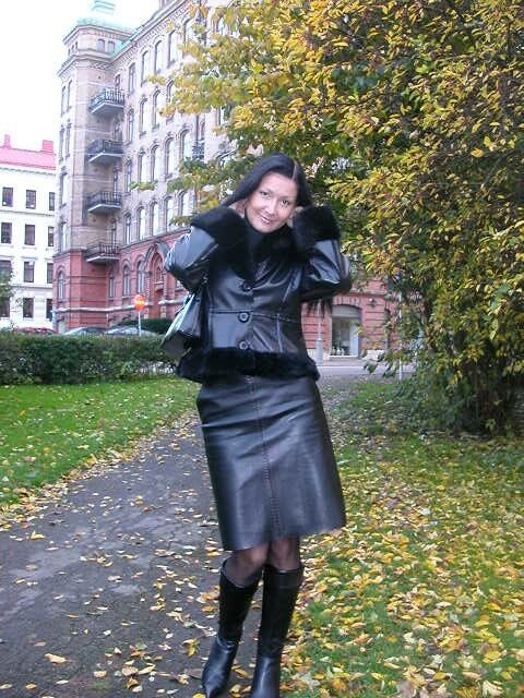 Free porn pics of ENGLISH BOOTED LADY MY FAVOURITE LEATHER COATS 9 of 230 pics