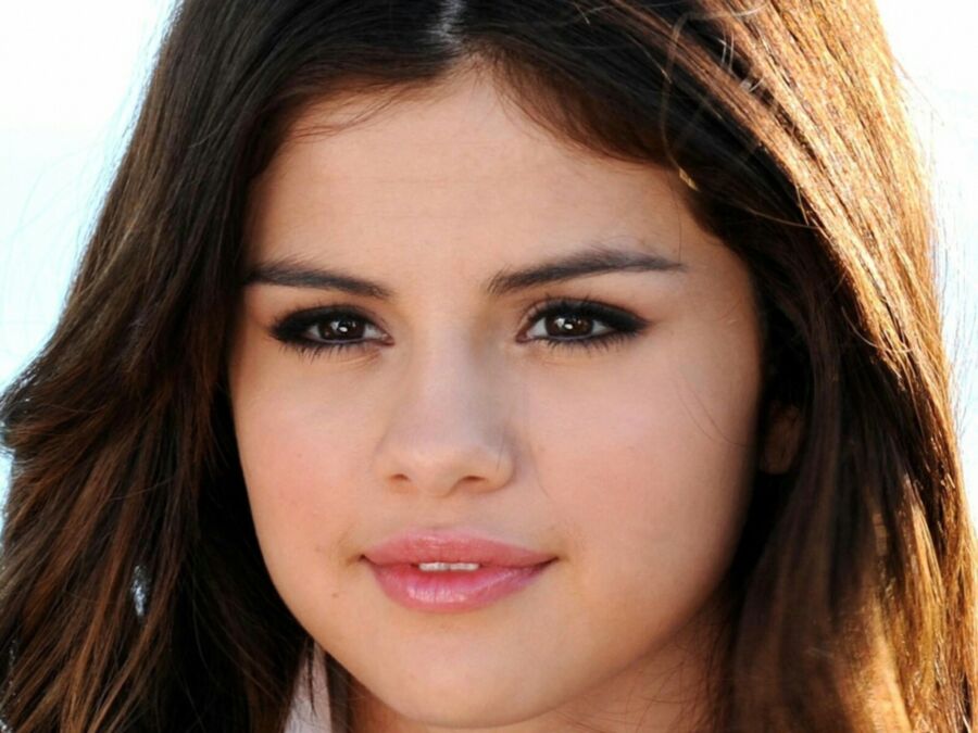 Free porn pics of Selena Gomez pretty teen face devotion 6 of 31 pics