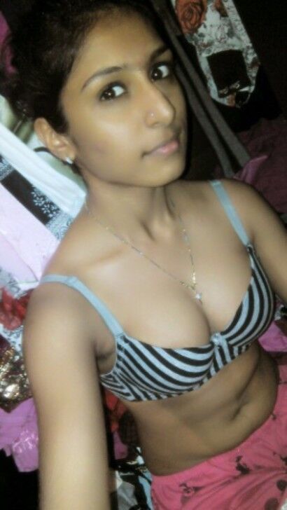 Free porn pics of Indian tamil desi teen nude selfie 2 of 6 pics