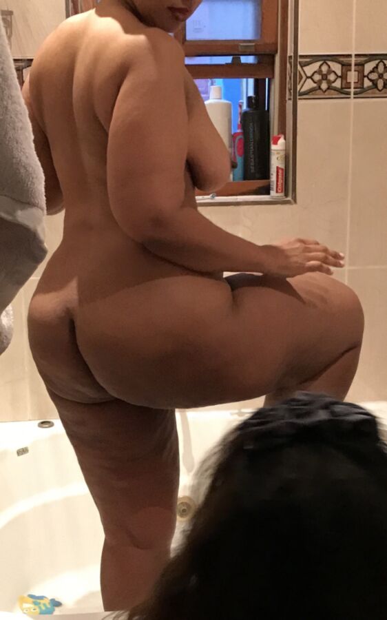 Free porn pics of ebony wife after kids 2 of 2 pics