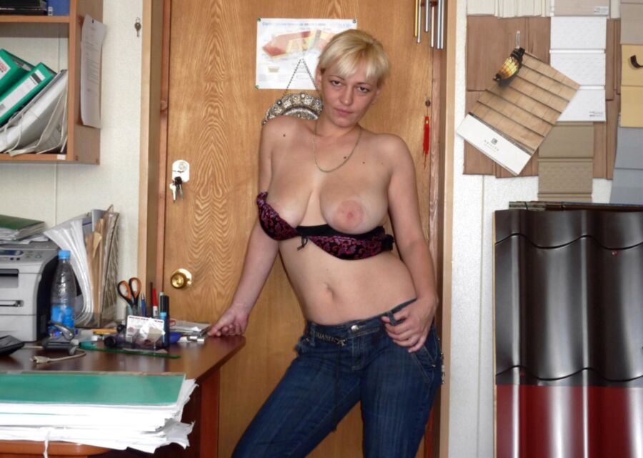 Free porn pics of Shorthaired blonde 2 of 20 pics
