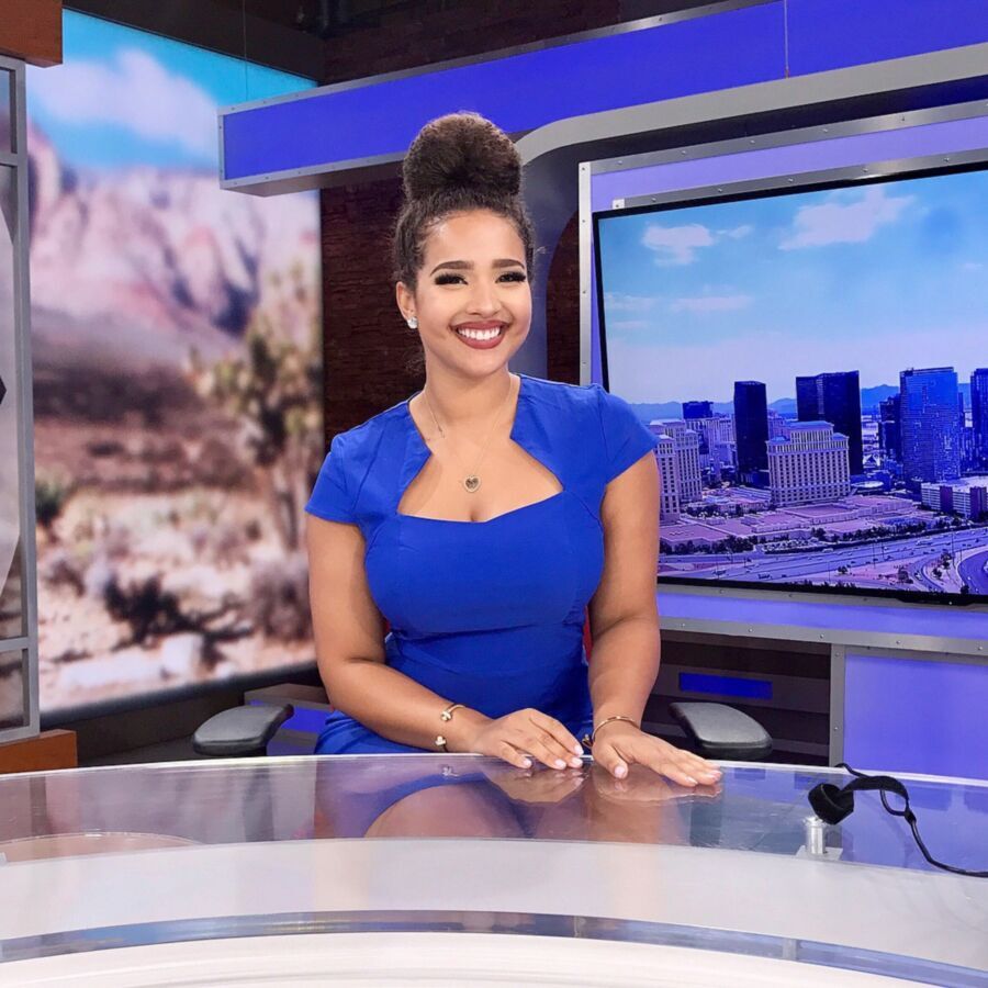 Free porn pics of MY favorite news anchor 18 of 33 pics