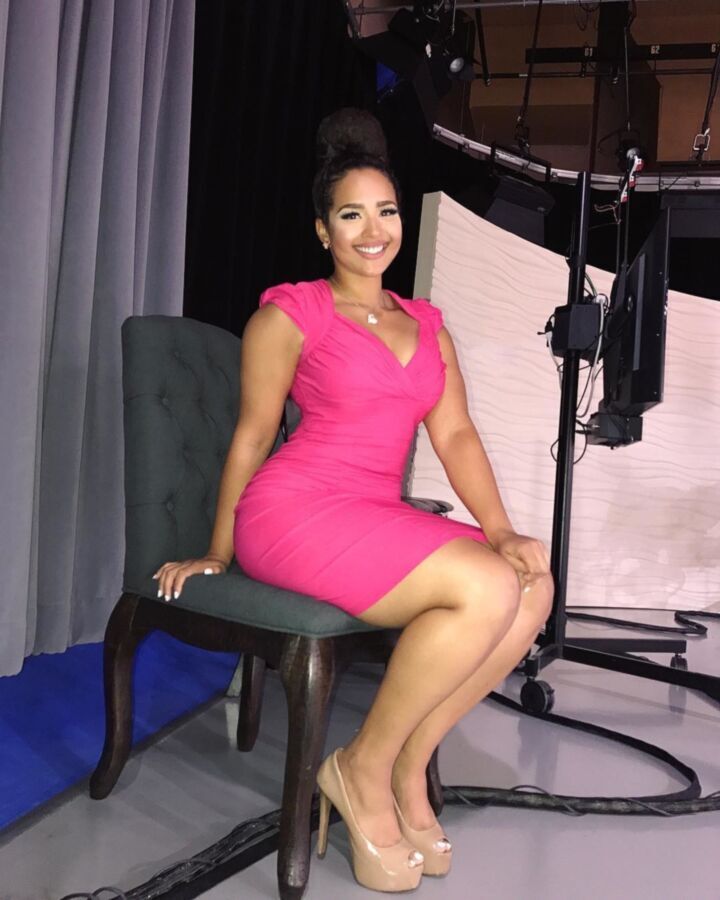 Free porn pics of MY favorite news anchor 22 of 33 pics