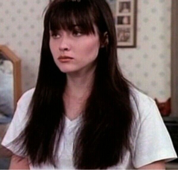 Free porn pics of young Shannen Doherty pretty face 10 of 18 pics