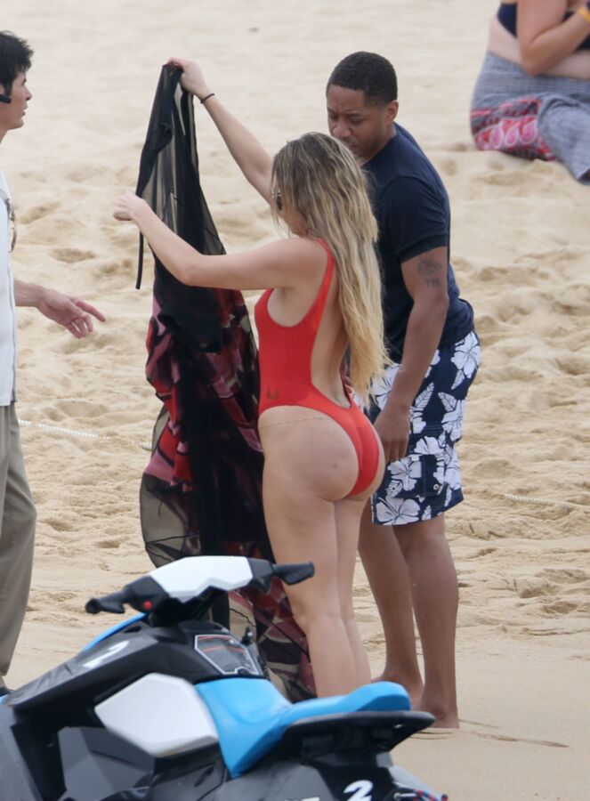 Free porn pics of Khloe Kardashian Ass on the beach 4 of 10 pics