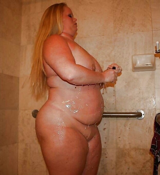 Free porn pics of BBWs in the Bath or Shower 2 of 96 pics