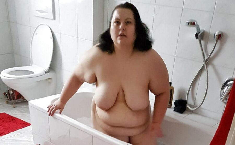 Free porn pics of Fat Pig Slut Melanie Shower 11 of 13 pics