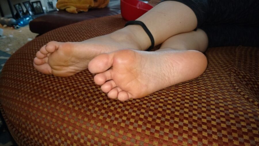 Free porn pics of Wife feet and cumshot 21 of 29 pics