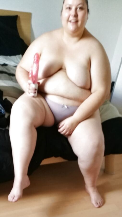 Free porn pics of Fat Pig Slut Melanie New Vibrator 12 of 13 pics