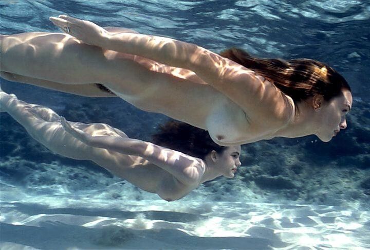 Free porn pics of chicks posing in the pool 12 of 16 pics