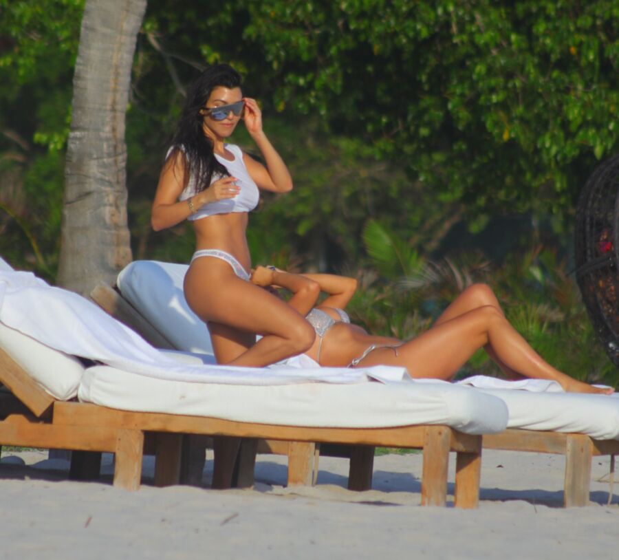 Free porn pics of Kim Kardashian & Kourtney Kardashian in bikini 11 of 14 pics